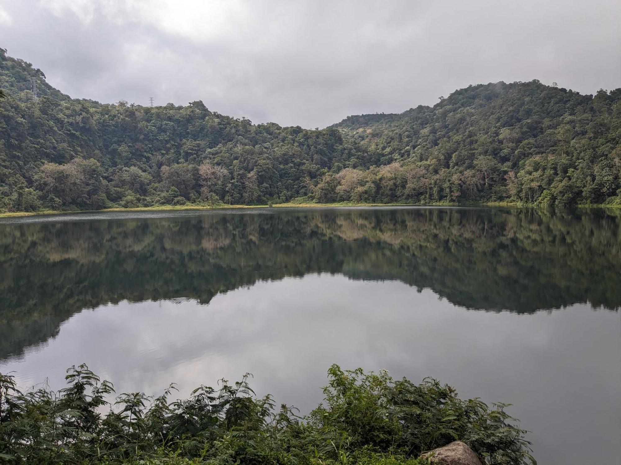 Riung Tiga Empat Tujuh Guesthouse Exteriör bild